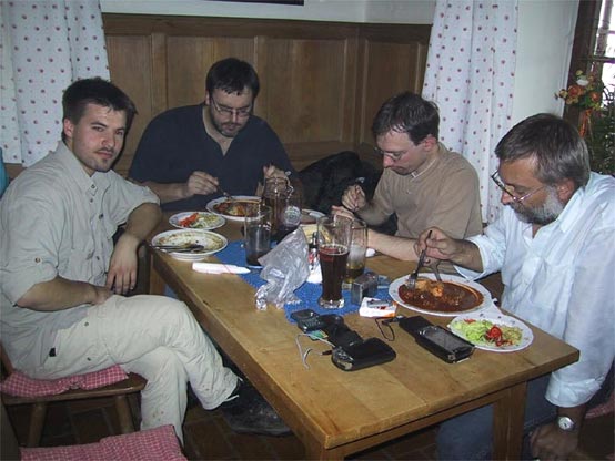 Usertreffen Brünnstein - Samstag, 12:22 Mittagspause im Brünnsteinhaus - 1