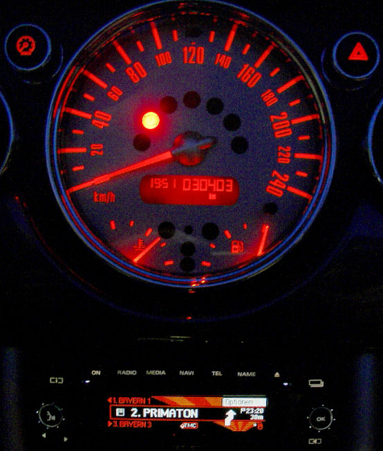 Becker Cascade 7944 im Test - Vario Color Display (3276) - 1