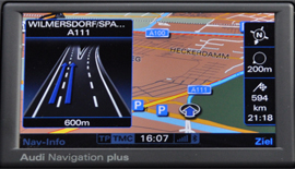 Audi RNS-E 2009 - Fahrspurassistenten und Kreuzungszoom - 2