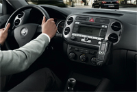 Volkswagen Zubehör bietet über die PREMIUM UMTS aktuellste Technologie zur bestehenden Freisprecheinrichtung...