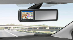 In England wird derzeit eine neue Rückspiegelnavi für Ford angeboten...