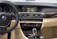 Google baut seine Dienste im aktuellen BMW-Navi aus und bietet damit noch mehr Infos...