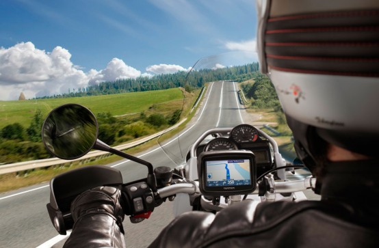 TomTom-RIDER-bei-der-Fahrt