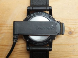 Eingerasteter USB-Klipp an der Gehäuserückseite