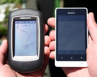 Display Outdoor Navi vs Display Outdoor Smartphone