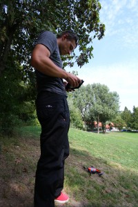 Ein leicht erhöhter Standort gibt eine gute Übersicht - für den Piloten optimal. Foto: spotography/Sebastian Abel