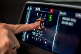 BMW-7er-2015-iDrive-TouchScreen