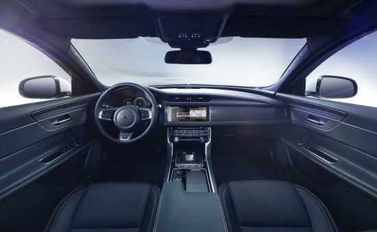 Jaguar-XF-Here-03