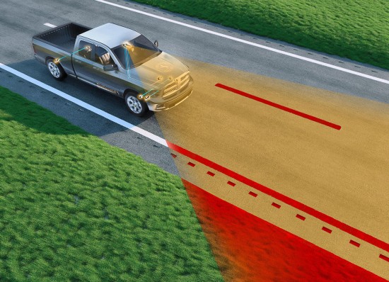 Truck mit Continental Road Departure Protection System