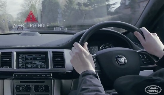 Land-Rover-Schlagloch-01