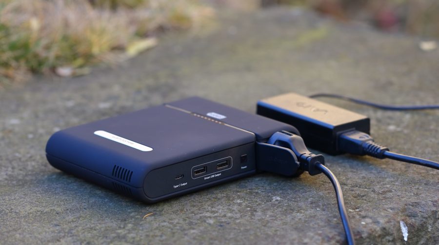 ravpower_27000_stecker