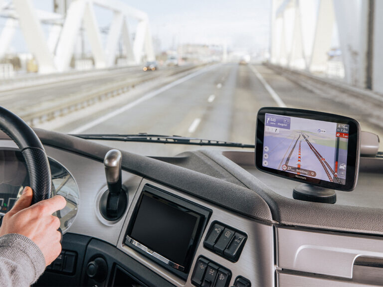TomTom GO Expert | Navis für LKW-Fahrer/-nnen in 7 Zoll und 6 Zoll ...